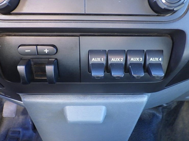 2014-ford-f550-image-37