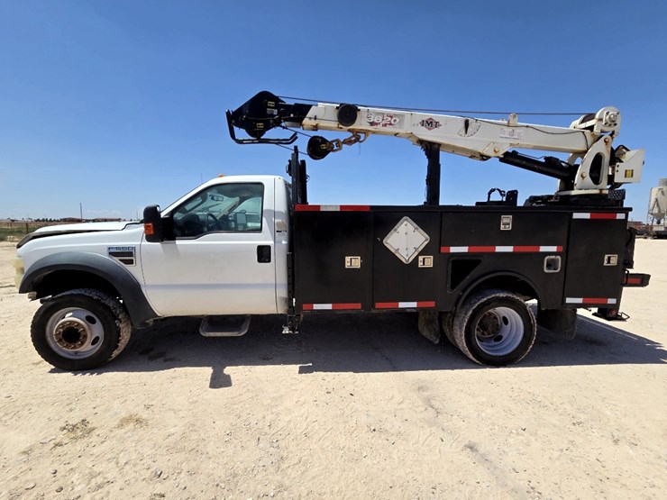 2010-ford-f550-image-12