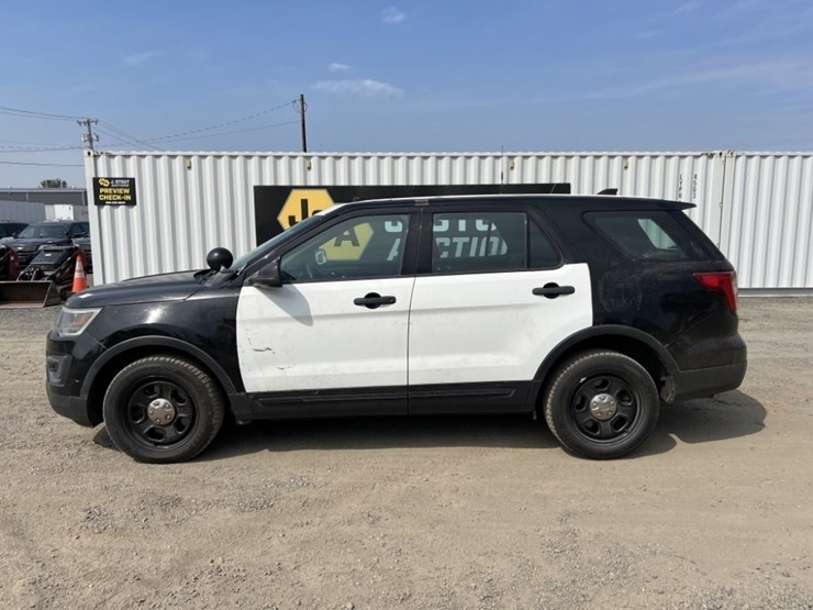 2016-ford-explorer-image-7