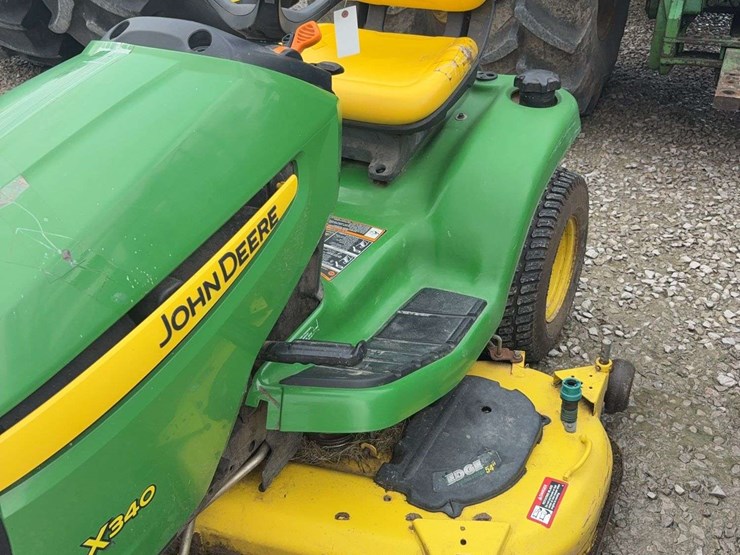 john-deere-x340-image-4