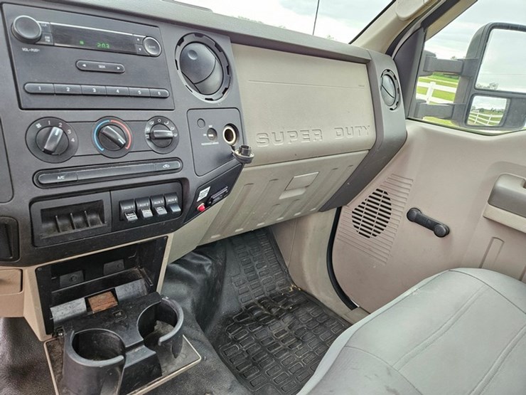 2008-ford-f550-image-38
