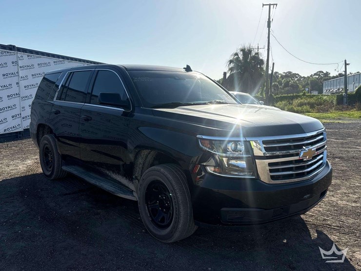 2020-chevrolet-tahoe-image-2