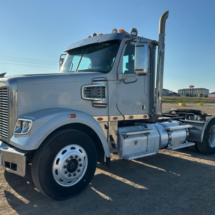 2015 FREIGHTLINER CORONADO 122 SD