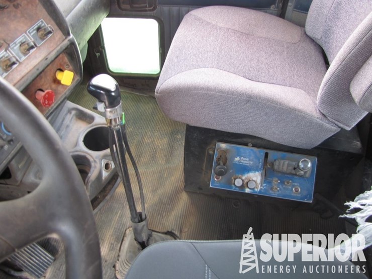 2004-kenworth-t800b-image-7
