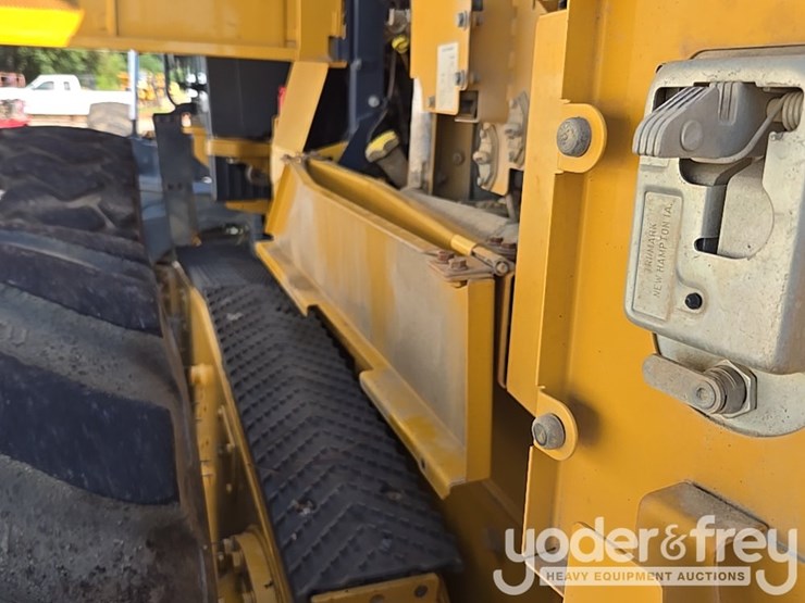 2016-deere-672gp-image-41