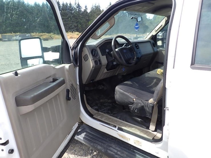 2008-ford-f550-image-28