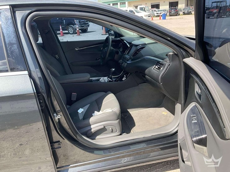 2018-chevrolet-impala-sedan-image-16
