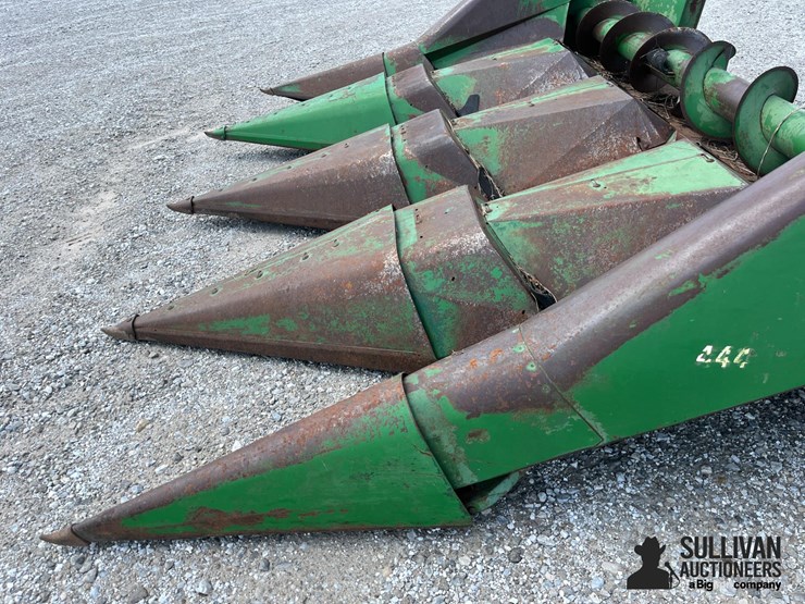 john-deere-444-image-12