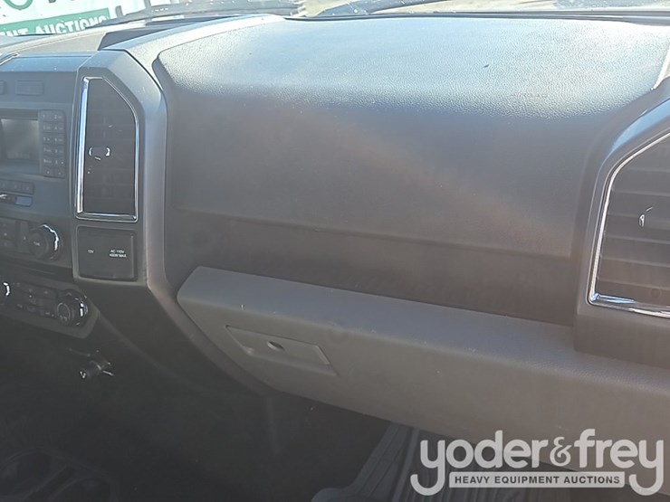 2016-ford-f150-image-36