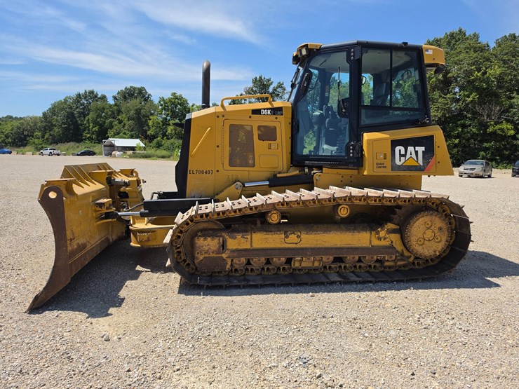 2016-caterpillar-d6k2-lgp-image-3