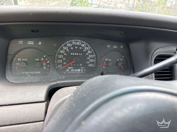 2003-ford-crown-victoria-sedan-image-14