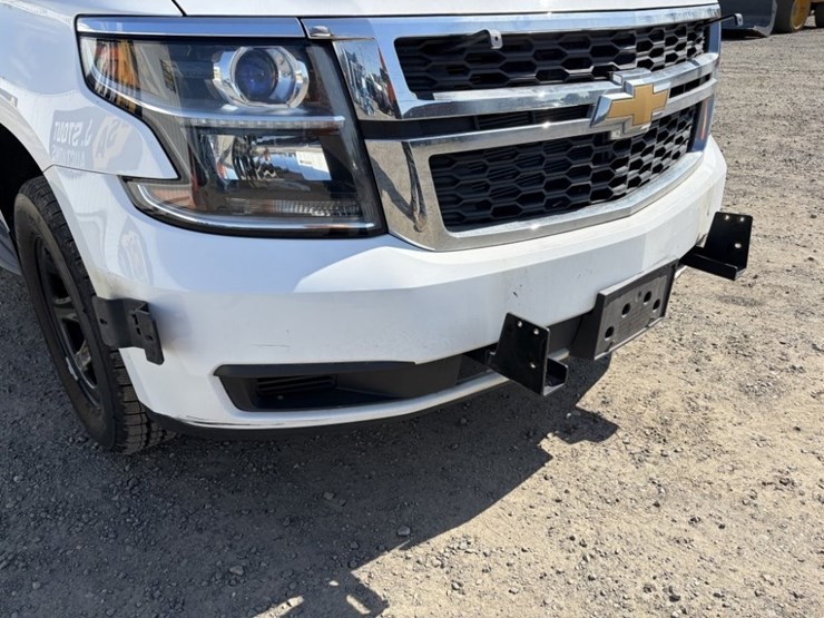 2016-chevrolet-tahoe-image-16