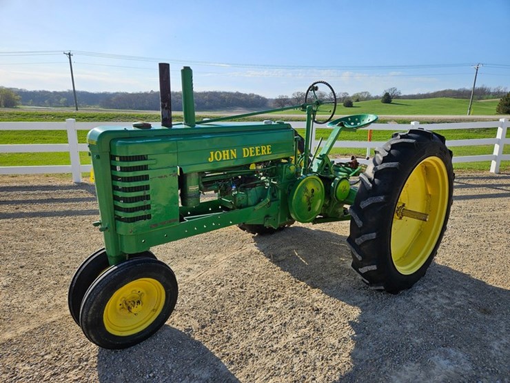 john-deere-b-image-1