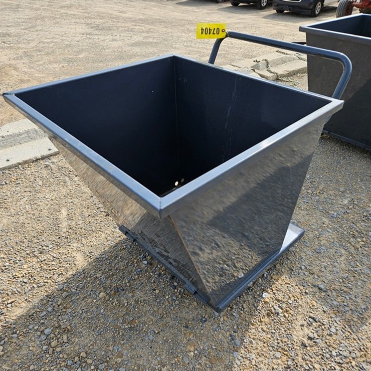 #102 • Roll Around Dump Hopper