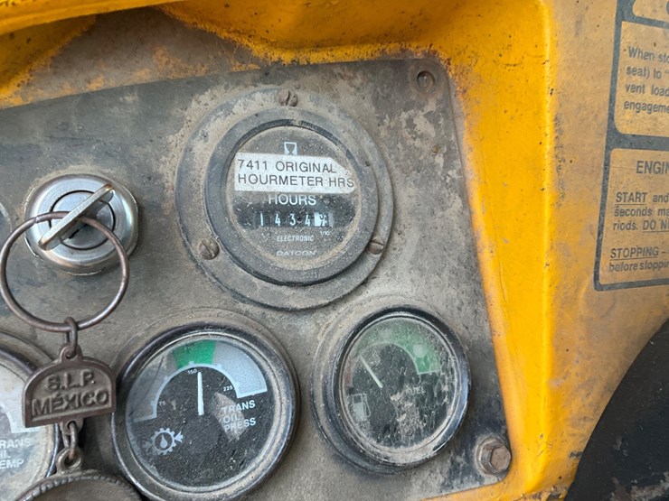 john-deere-444-image-29
