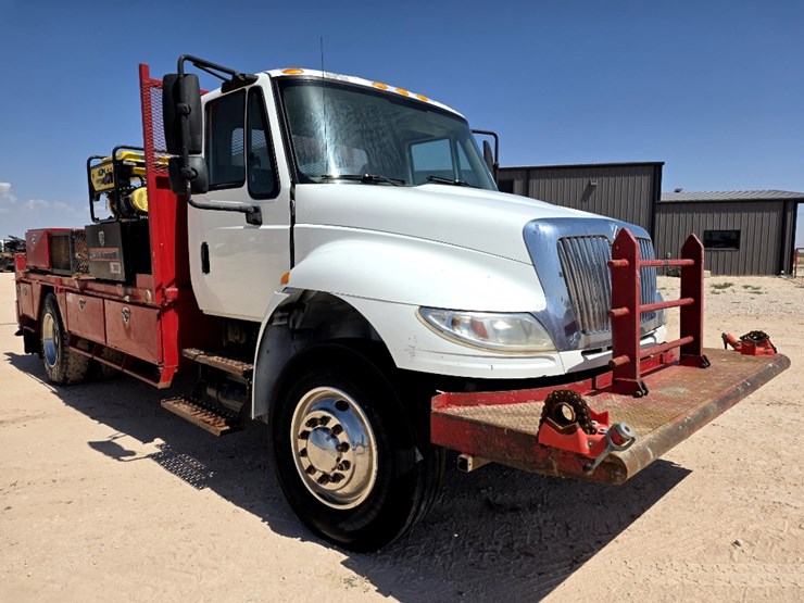 2018-international-durastar-4300-image-4