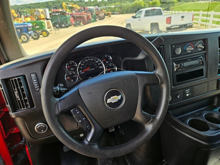 2015-chevrolet-g20-image-13