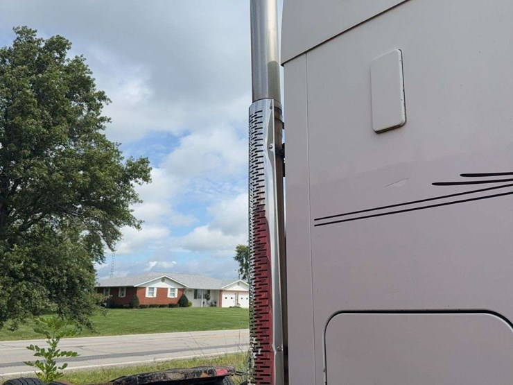 2013-mack-semi-model:-600cxu,-812,000-miles,-445hp,-11r22.5-tires,-semi-has-been-deleted-(no-def),-vin#-1m1aw07y4dm028607-image-12