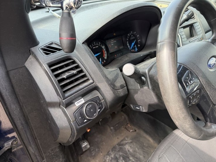 2018-ford-explorer-image-24