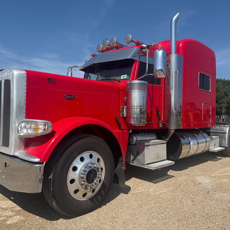 2021 PETERBILT 389