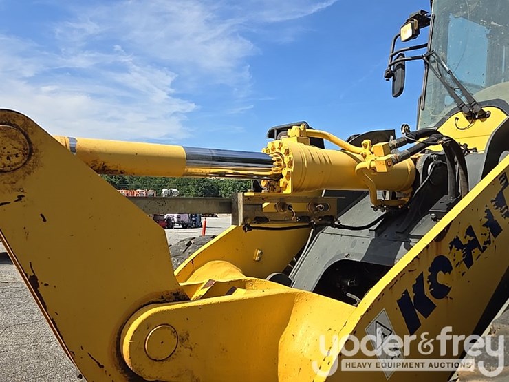 2017-komatsu-wa270-8-image-16