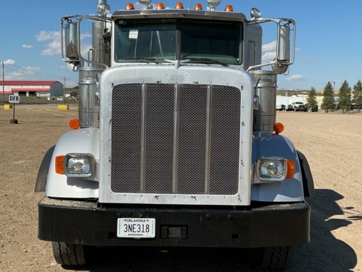 2015-peterbilt-367-image-2