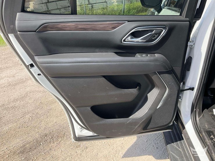 2021-chevrolet-tahoe-image-22