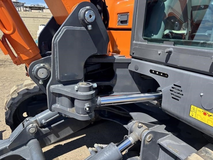 2023-develon-dx85r-3-hydraulic-excavator-image-22
