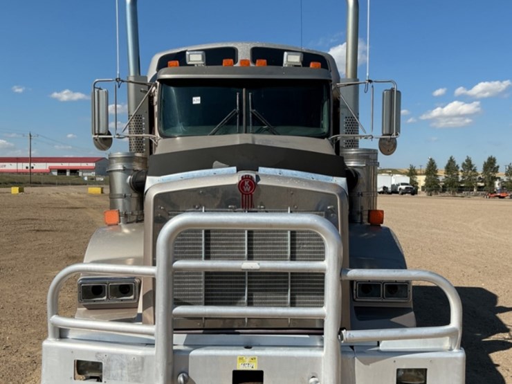 2013-kenworth-t800-image-3