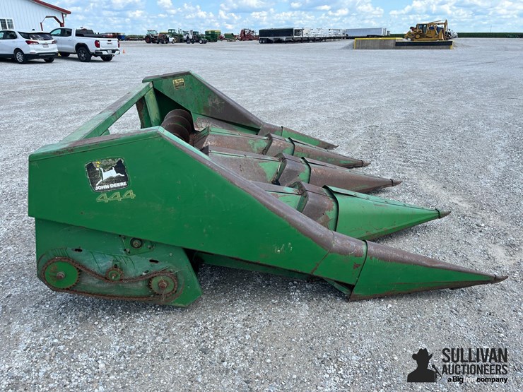 john-deere-444-image-4