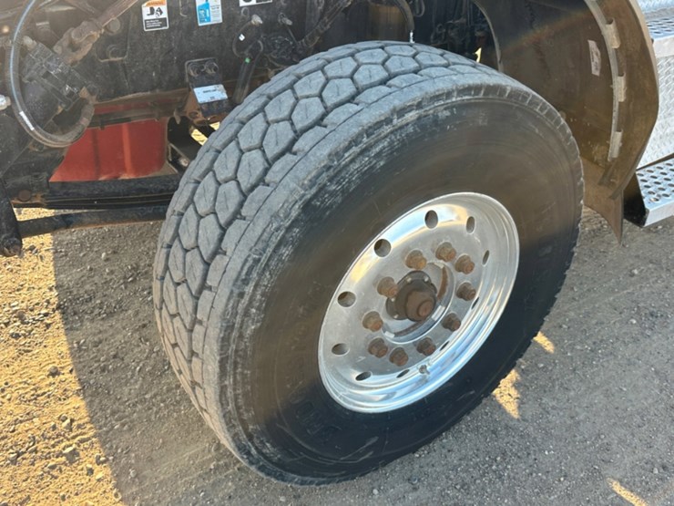 2015-kenworth-t800-image-13