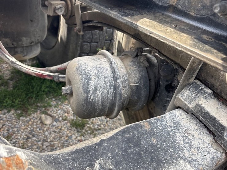 2019-peterbilt-579-image-21