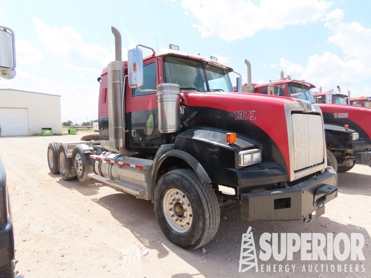 2015-western-star-4900-image-2