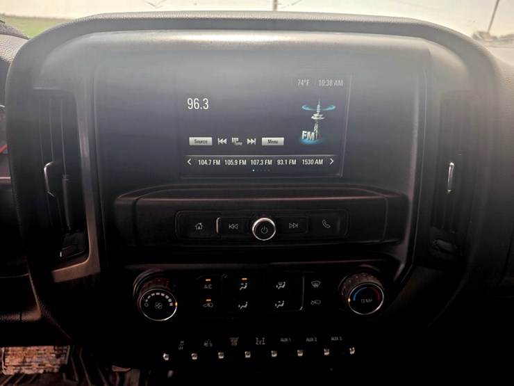 2022-chevrolet-silverado-5500hd-image-10