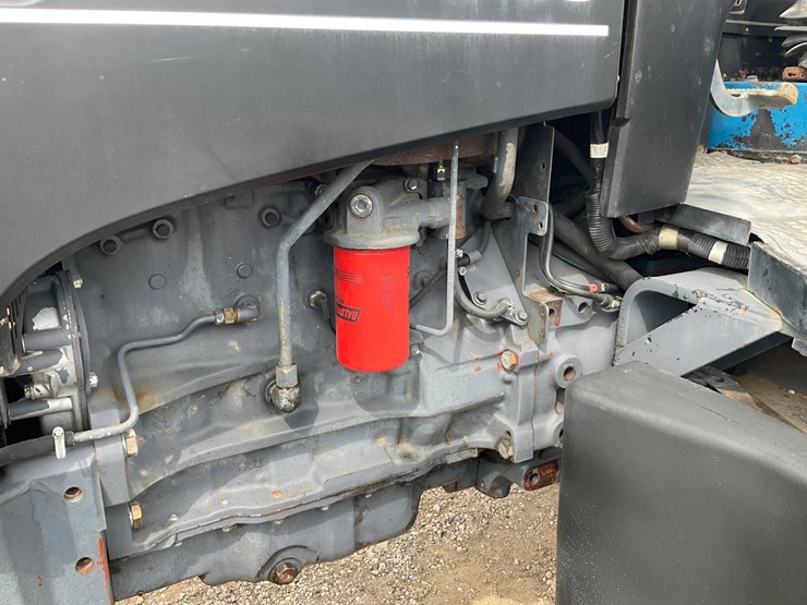 new-holland-ts100-image-17