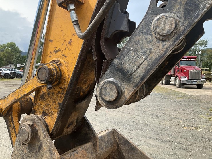 2004-deere-160c-lc-image-48