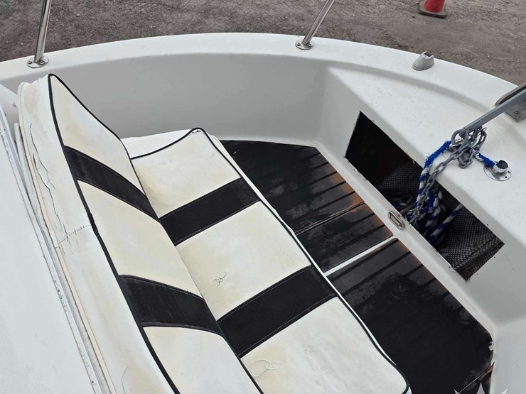 1980-23ft-mako-m238-boat-w/-25ft-t/a-boat-trailer-image-31