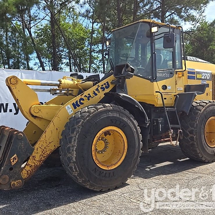 2017 KOMATSU WA270-8