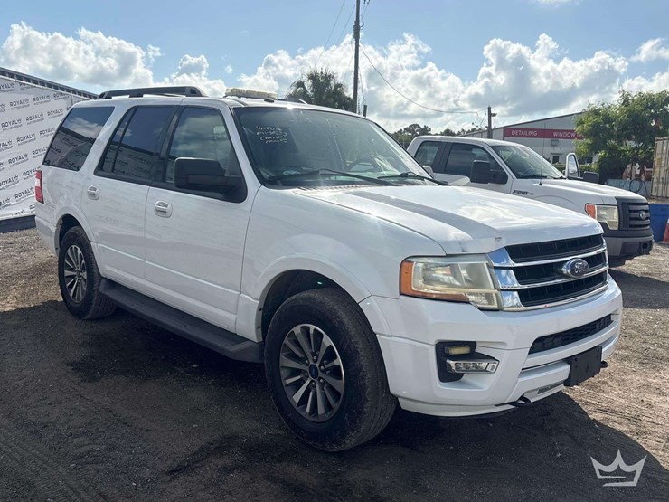 2016-ford-expedition-image-2