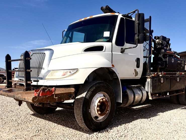 2019-international-durastar-4300-image-1