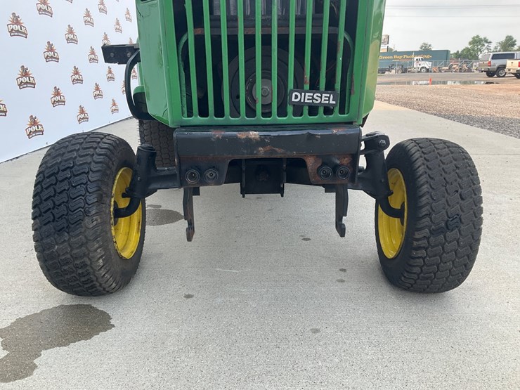 john-deere-332-image-8