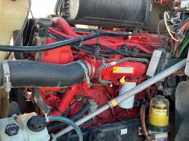 2015-freightliner-coronado-122-sd-image-9