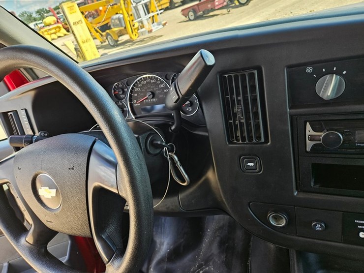 2015-chevrolet-g20-image-16