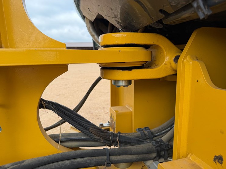 2023-john-deere-g-image-28