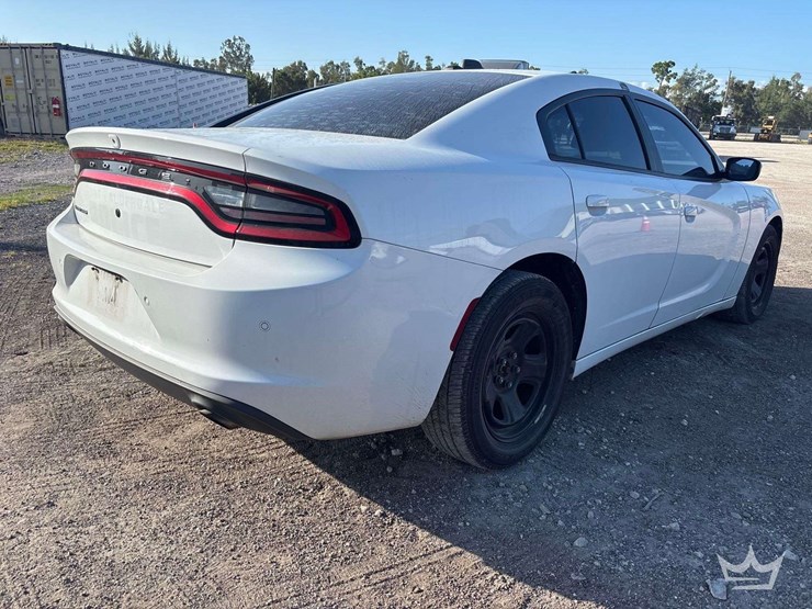 2018-dodge-charger-sedan-image-3