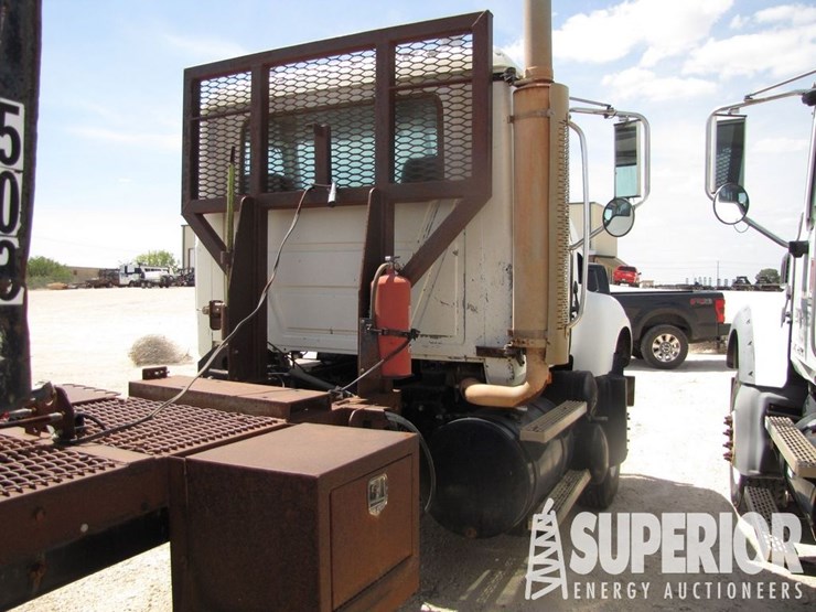 2007-massey-ferguson-8-image-4