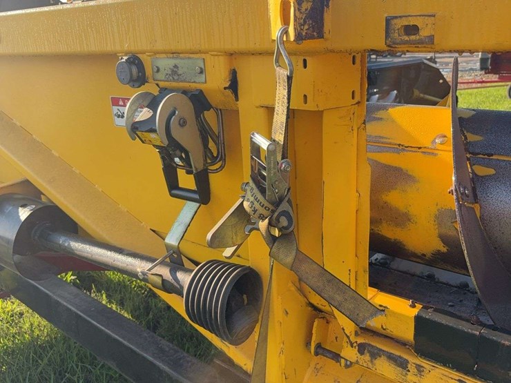 new-holland-74c-image-13