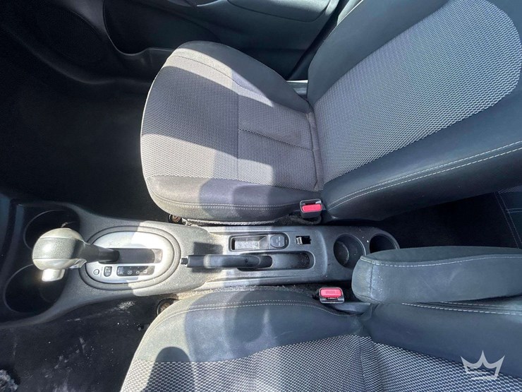 2016-nissan-versa-sedan-image-17