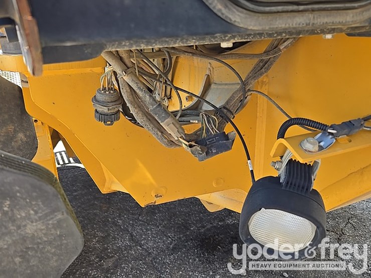 2016-deere-672gp-image-50