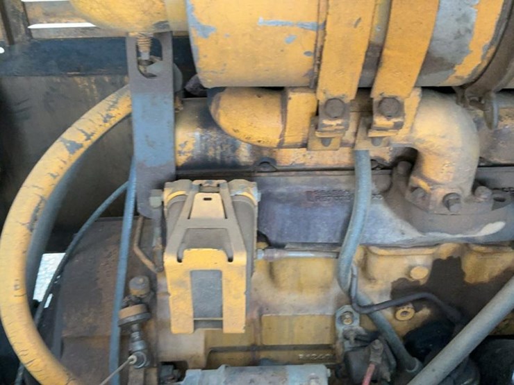 #131-•-1988-husky-brute-knuckleboom-on-truck-image-14